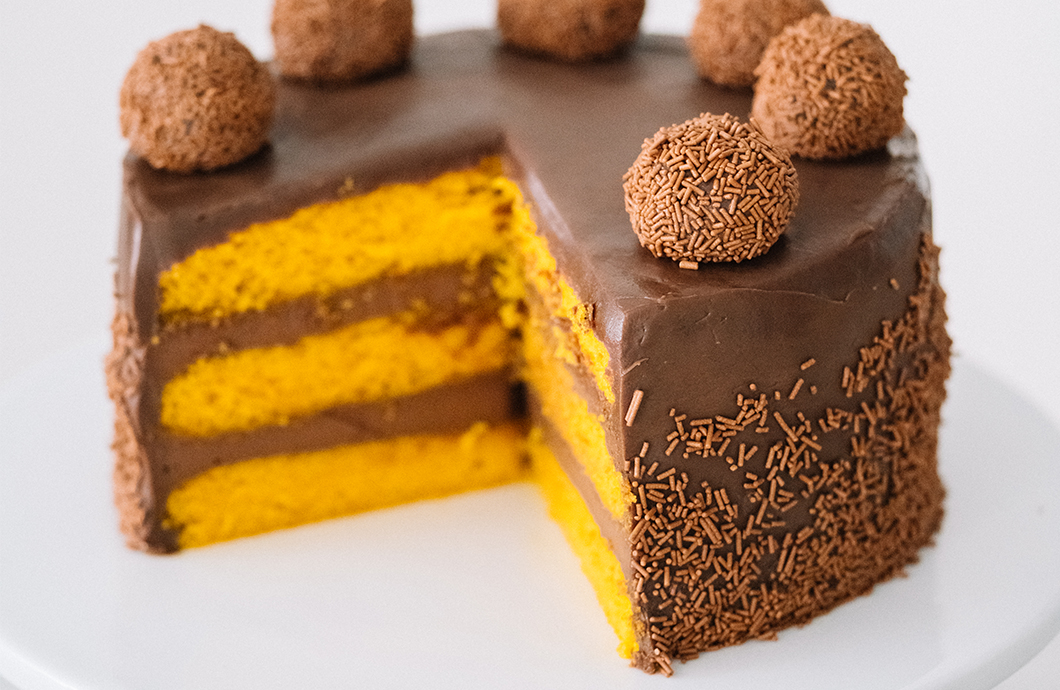 bolo de cenoura com brigadeiro