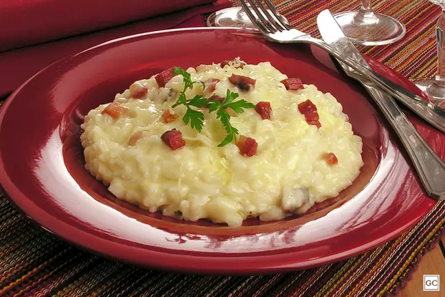 Risoto de queijo com bacon