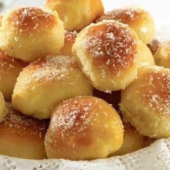 Pão Bolinha de Leite Condensado simples