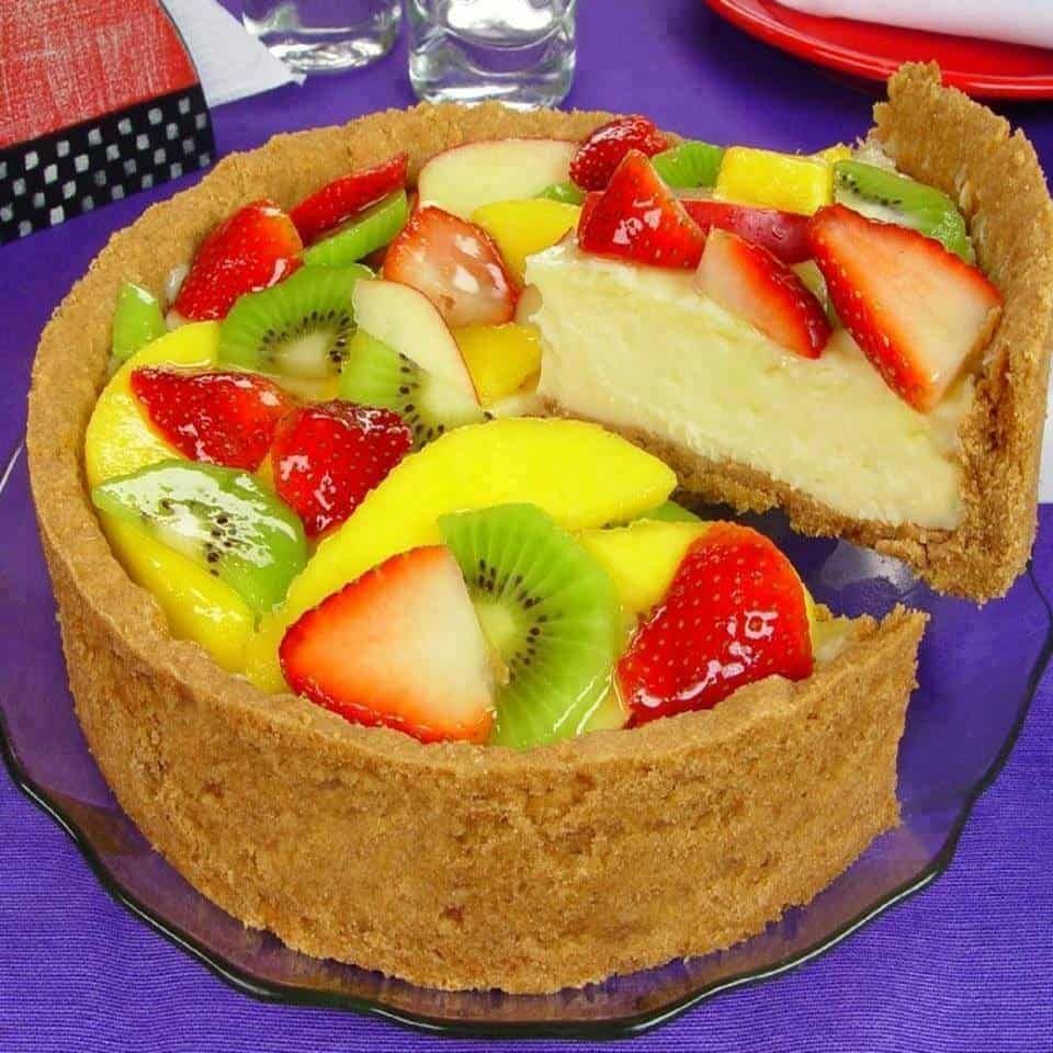 Torta colorida de frutas