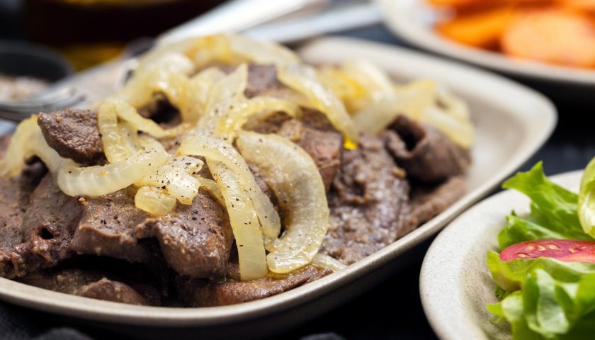 Bife de Fígado Acebolado