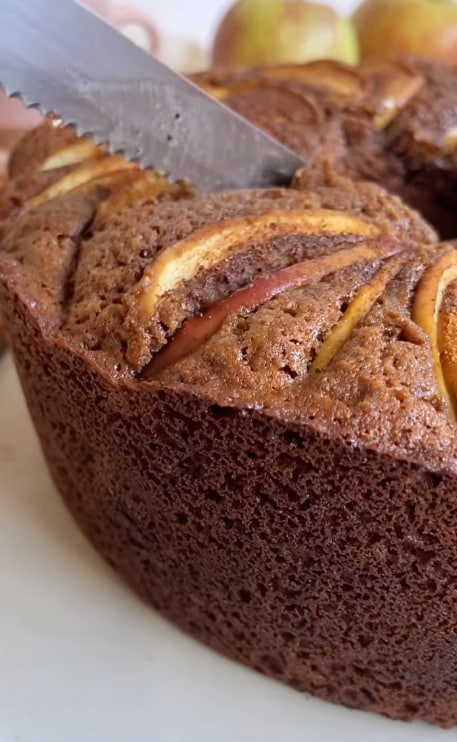 BOLO DE MAÇA COM NOZES