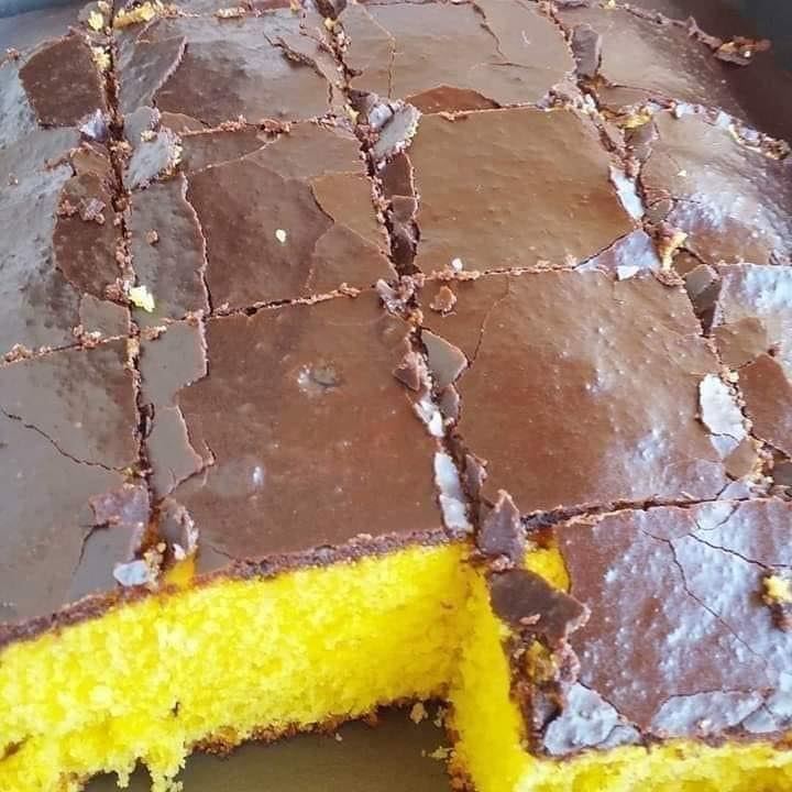 Bolo de Cenoura com Cobertura Crocante