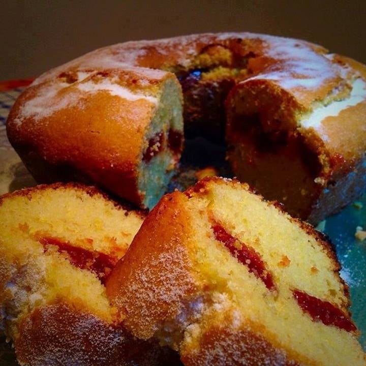 Bolo de Fubá com Goiabada delicioso e fácil