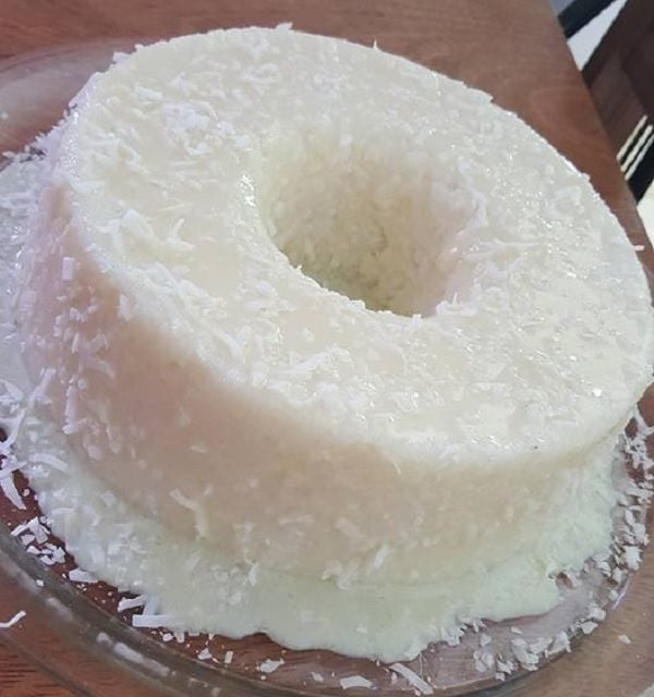 Bolo de tapioca sem forno, simples e delicioso