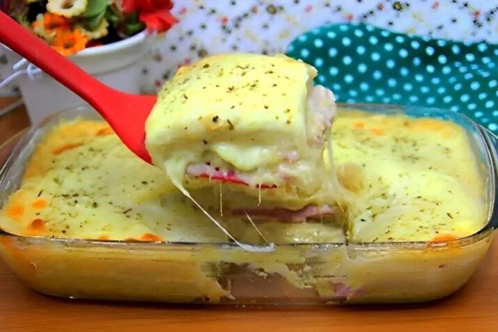 Torta de batata com recheio de presunto e queijo