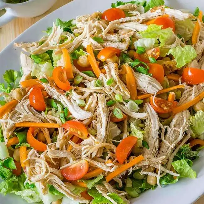 5 Vantagens de Fazer a Sua Própria Salada de Frango Fit