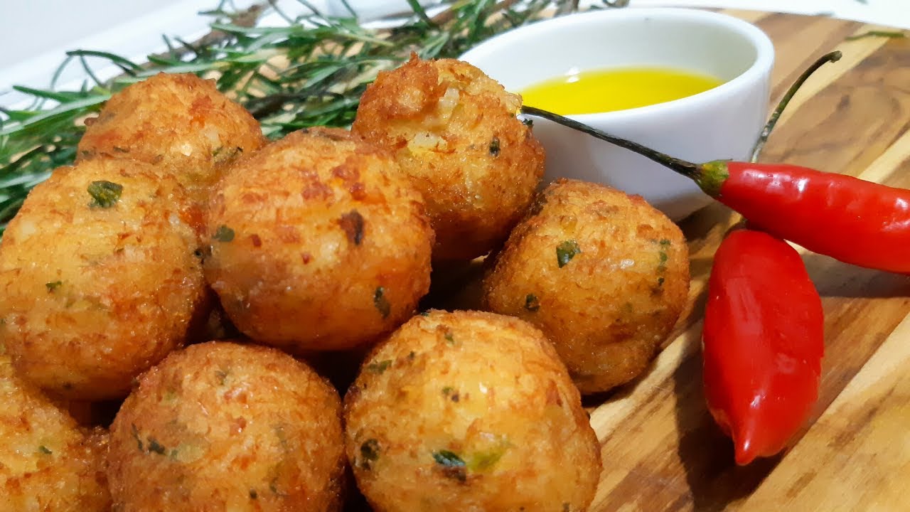  bolinhos de bacalhau e os folhados de salsicha