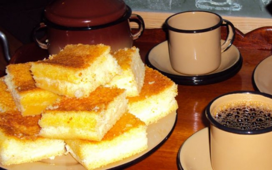  Bolo de Fubá Mineiro da Fazenda