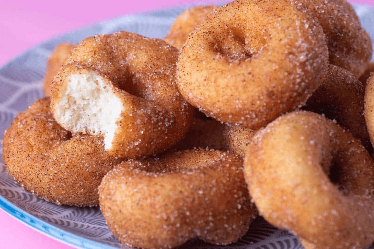 rosquinhas caseiras e as rosquinhas de fubá com goiabada